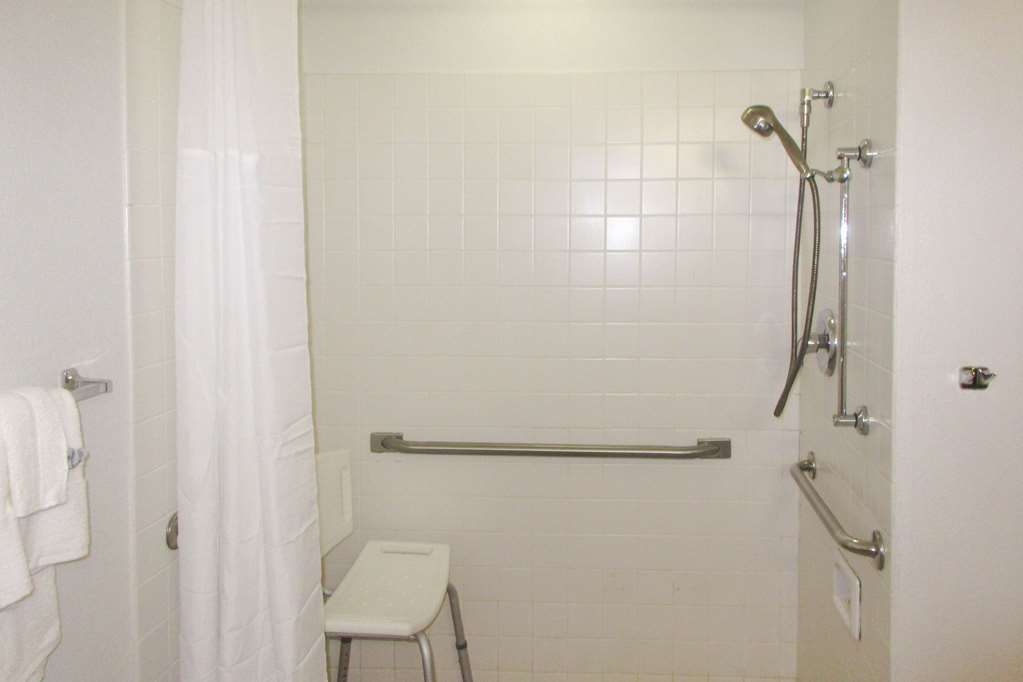 Quality Inn Coraopolis Bilik gambar